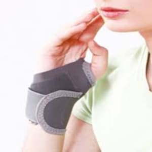 Tynor E-06 Wrist Brace with Thumb Universal
