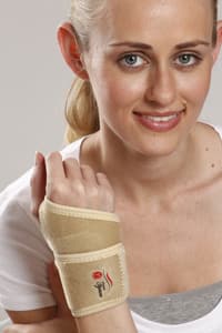 Tynor J-03 Wrist Brace with Thumb (Neoprene) Universal